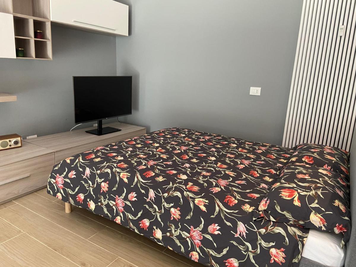 Casa Di Laura Mono E Bilo Di Fronte Ospedale San Raffaele Lägenhet Segrate Exteriör bild